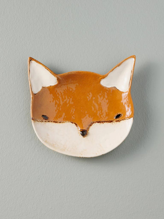 Plate fox almond